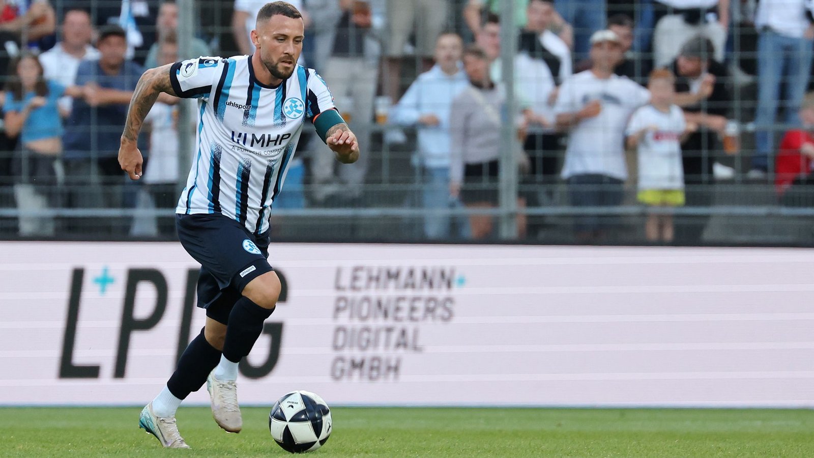 Rückt Lukas Kiefer für David Tomic in die Anfangsformation der Kickers gegen den FC Bayern Alzenau?Foto: Pressefoto Baumann/Alexander Keppler Rückt Lukas Kiefer für David Tomic in die Anfangsformation der Kickers gegen den FC Bayern Alzenau?Foto: Pressefoto Baumann/Alexander Keppler