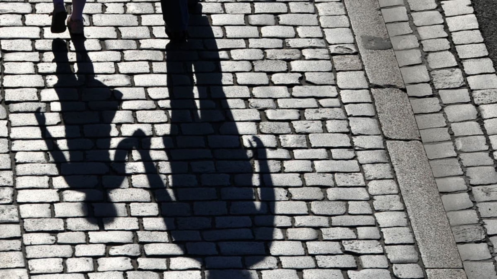 Zahlt ein Elternteil keinen Unterhalt für das gemeinsame Kind, springt der Staat ein.dpa-Zentralbild