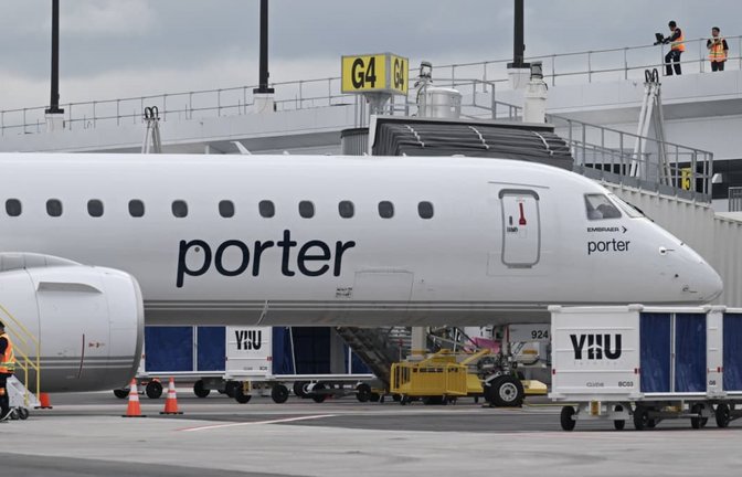 Die Maschine der Fluggesellschaft Porter Airlines musste am Boden bleiben (Symbolbild)<span class='image-autor'>IMAGO/ZUMA Press</span>