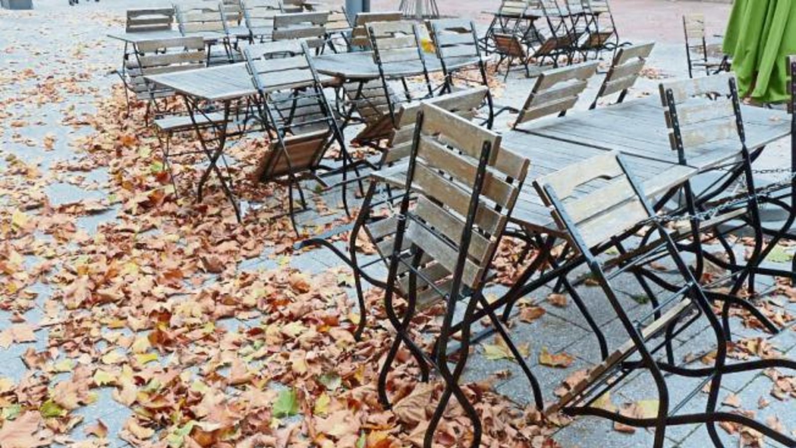Wenn die Blätter fallen ist, die Biergartenzeit vorbei...  Foto: Arning