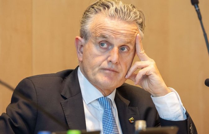 „Den Kommunen steht das Wasser bis zum Hals“, sagt Stuttgart OB Frank Nopper (CDU) zur Finanzmisere. Hilfe ist weder vom Bund noch vom Land in nennenswertem Ausmaß in Sicht.<span class='image-autor'>Lichtgut/Julian Rettig</span>