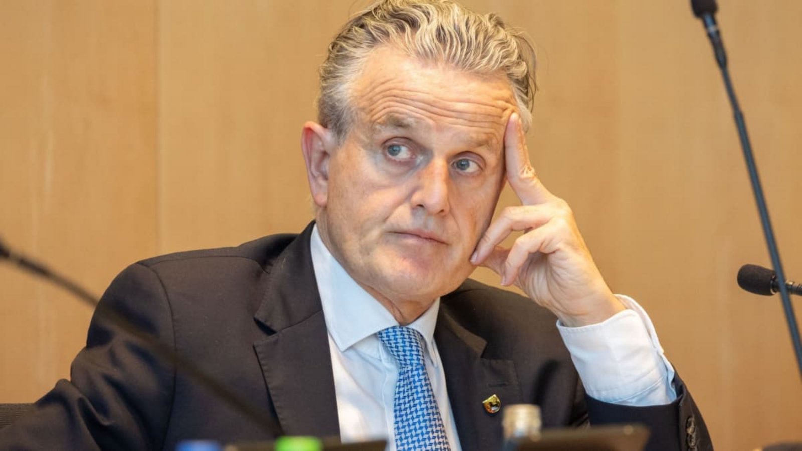 „Den Kommunen steht das Wasser bis zum Hals“, sagt Stuttgart OB Frank Nopper (CDU) zur Finanzmisere. Hilfe ist weder vom Bund noch vom Land in nennenswertem Ausmaß in Sicht.Lichtgut/Julian Rettig „Den Kommunen steht das Wasser bis zum Hals“, sagt Stuttgart OB Frank Nopper (CDU) zur Finanzmisere. Hilfe ist weder vom Bund noch vom Land in nennenswertem Ausmaß in Sicht.Lichtgut/Julian Rettig