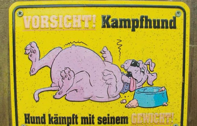 „Endlich mal wieder ein lustiges Hundewarnschild entdeckt“, schreibt Friedbert Rößler aus Vaihingen zu diesem netten Motiv.