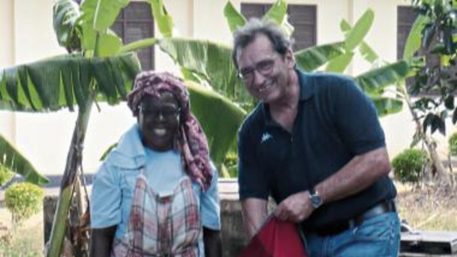Dr. Erhard Kirschbaum bei einem Besuch im Jahr 2019 bei den Schwestern der Mission Migongo.  Foto: LE
