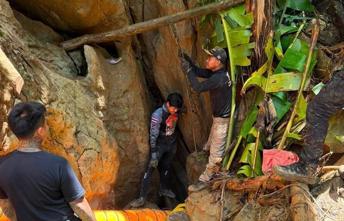 Retter arbeiten daran, sieben Menschen zu erreichen, die in einer Höhle in der Provinz Xaisomboun eingeschlossen sind (Archivbild).<span class='image-autor'>Foto: Uncredited/Metta Tham Rescue Kal</span>