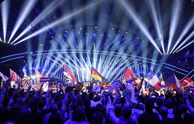 Fahnenträger der ESC-Finalisten kommen vor dem Finale des 63. Eurovision Song Contest in die Arena.  (Archivbild).<span class='image-autor'>Foto: dpa/Jörg Carstensen</span>
