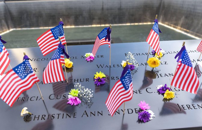 Die Folgen der Anschläge waren verheerend: Alle Passagiere an Bord starben sofort, ebenso zahlreiche Menschen, die sich in den Gebäuden aufhielten.<span class='image-autor'>Foto: imago/ZUMA Press Wire/Vanessa Carvalho</span>