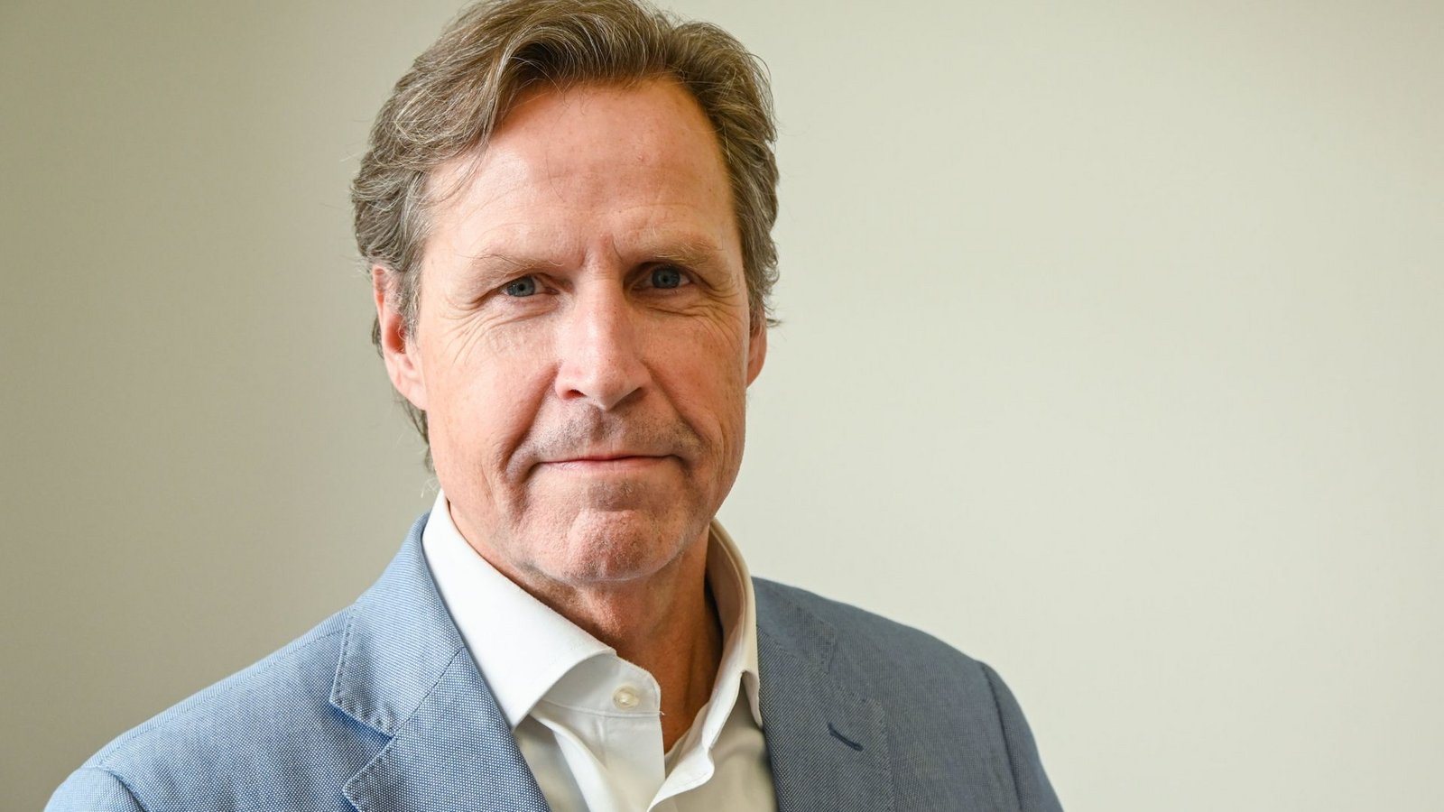 Oliver Hans, Vorstandsvorsitzender der Caritas Stiftung Stuttgart, in seinem Büro in Stuttgart (Archivfoto).Foto: Norbert Demuth/KNA/Norbert Demuth Oliver Hans, Vorstandsvorsitzender der Caritas Stiftung Stuttgart, in seinem Büro in Stuttgart (Archivfoto).Foto: Norbert Demuth/KNA/Norbert Demuth