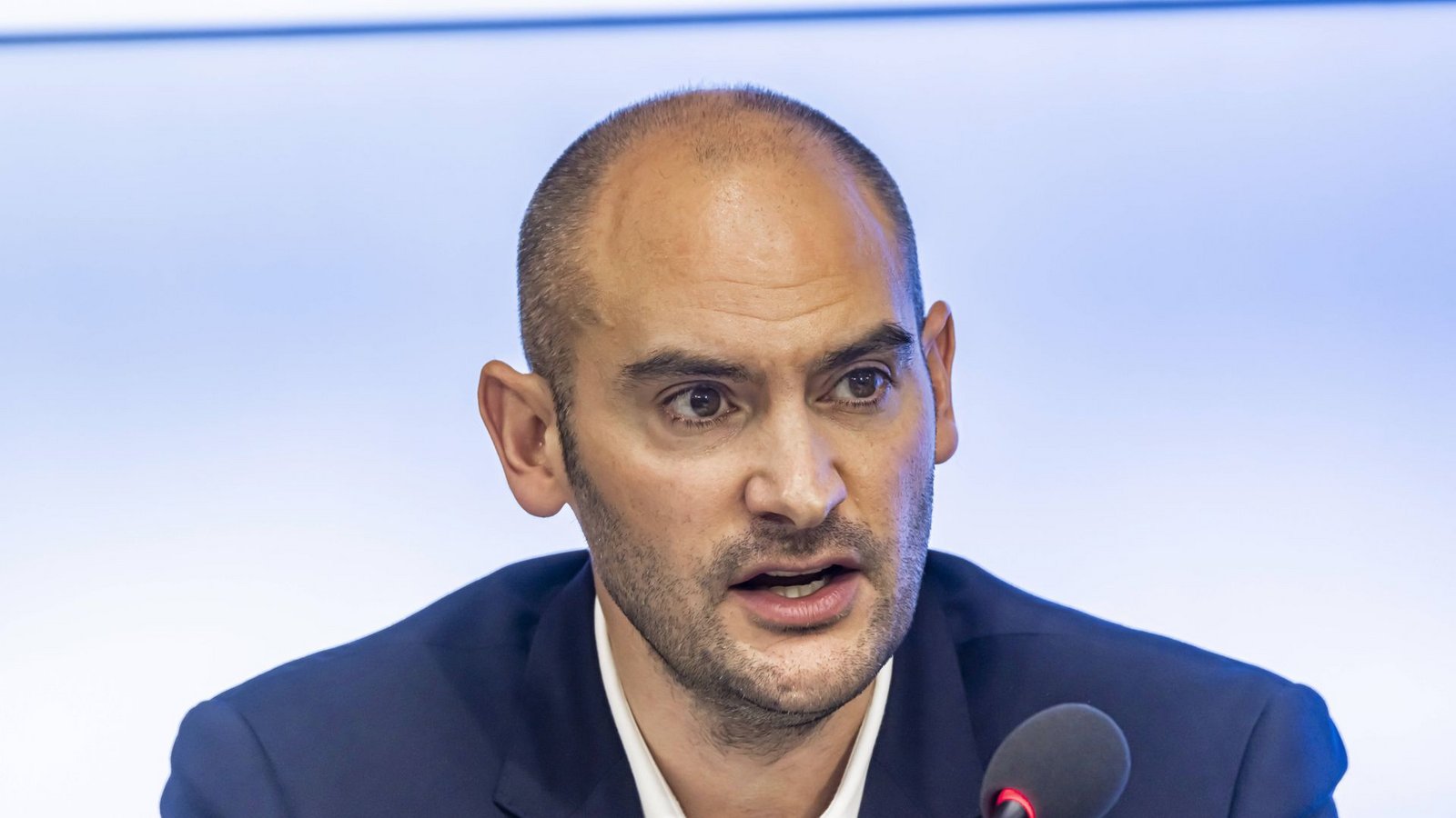 Baden-Württembergs Finanzminister Danyal Bayaz (Grüne) hat sich zur Postenbesetzung in Habecks Wirtschaftsministerium geäußert. (Archivbild)Foto: IMAGO/Arnulf Hettrich/IMAGO/Arnulf Hettrich Baden-Württembergs Finanzminister Danyal Bayaz (Grüne) hat sich zur Postenbesetzung in Habecks Wirtschaftsministerium geäußert. (Archivbild)Foto: IMAGO/Arnulf Hettrich/IMAGO/Arnulf Hettrich