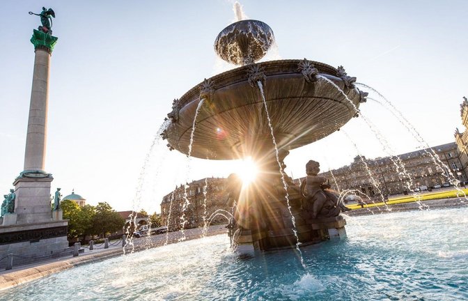 Brunnen wie am Stuttgarter Schlossplatz dürften sich in den kommenden Tagen großer Beliebtheit erfreuen.<span class='image-autor'>Foto: Christoph Schmidt/dpa</span>