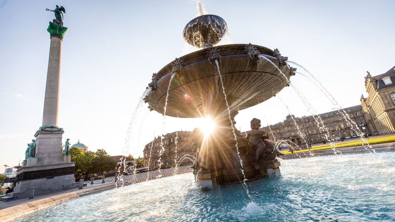 Brunnen wie am Stuttgarter Schlossplatz dürften sich in den kommenden Tagen großer Beliebtheit erfreuen.Foto: Christoph Schmidt/dpa