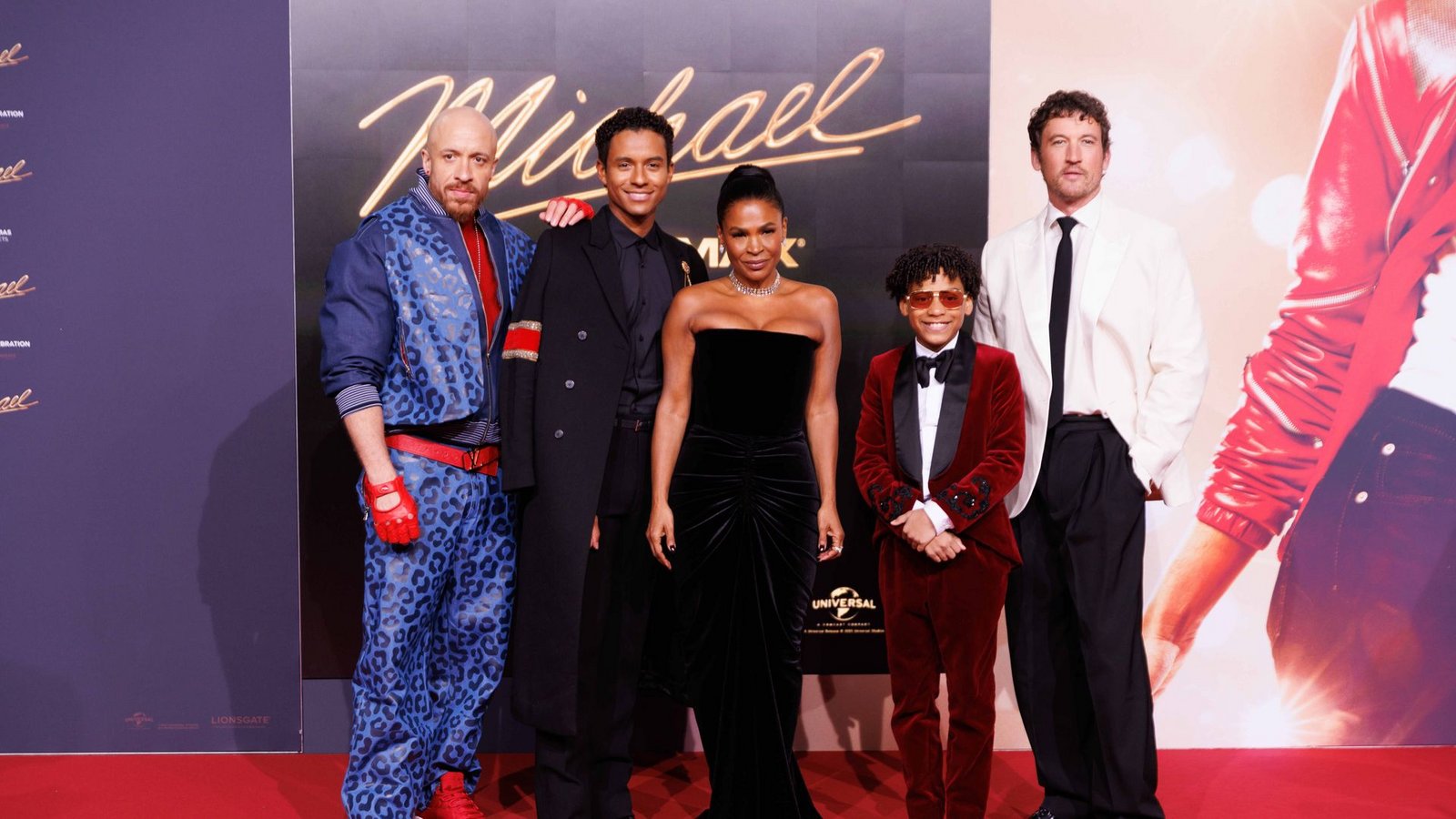 Cast-Mitglieder, darunter Jaafar Jackson (2. v. l.), kamen zur internationalen Premiere in Berlin. (Archivbild).Foto: Carsten Koall/dpa