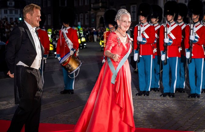 Königin Margrethe II. kommt zur  Gala im Königlichen Theater in Kopenhagen.<span class='image-autor'>Foto: Ida Marie Odgaard/Ritzau Scanpix Foto/AP/dpa</span>