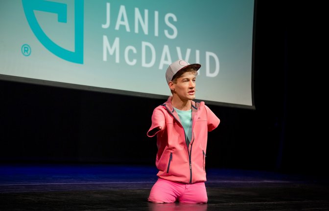 Enzkreis janis mcdavid foto katy otto