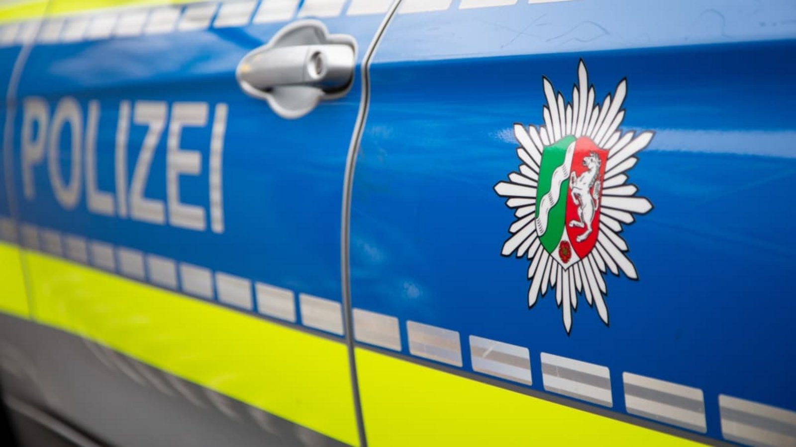 Nach Hinweisen auf einen geplanten gewaltsamen Aufstand von Inhaftierten hat es in der Justizvollzugsanstalt Siegburg einen Großeinsatz der Polizei gegeben (Symbolfoto).Friso Gentsch/dpa Nach Hinweisen auf einen geplanten gewaltsamen Aufstand von Inhaftierten hat es in der Justizvollzugsanstalt Siegburg einen Großeinsatz der Polizei gegeben (Symbolfoto).Friso Gentsch/dpa