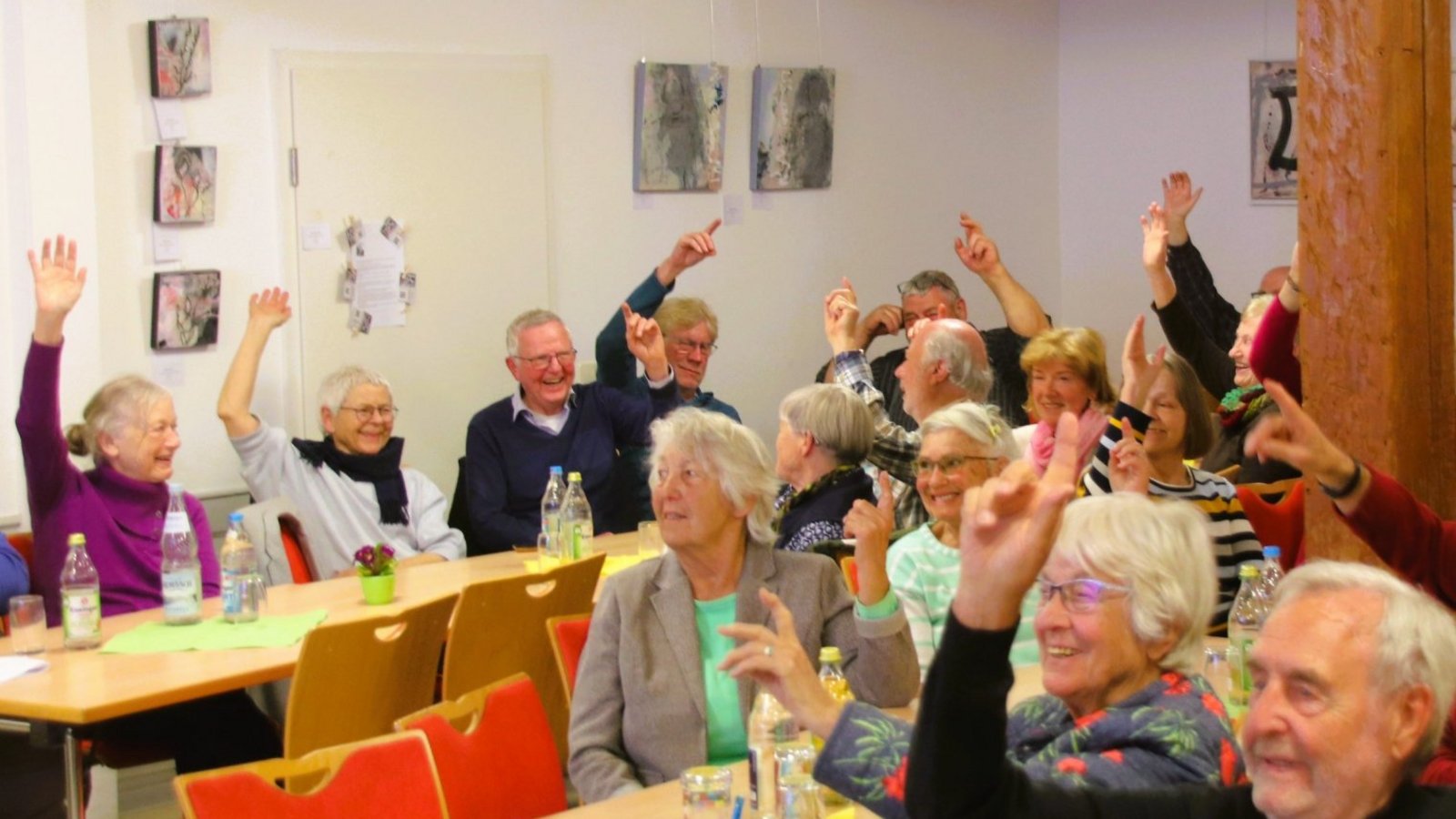 Offene Zustimmung bei den Wahlen des Vaihinger Bürger-Treffs. Foto: Arning Offene Zustimmung bei den Wahlen des Vaihinger Bürger-Treffs. Foto: Arning