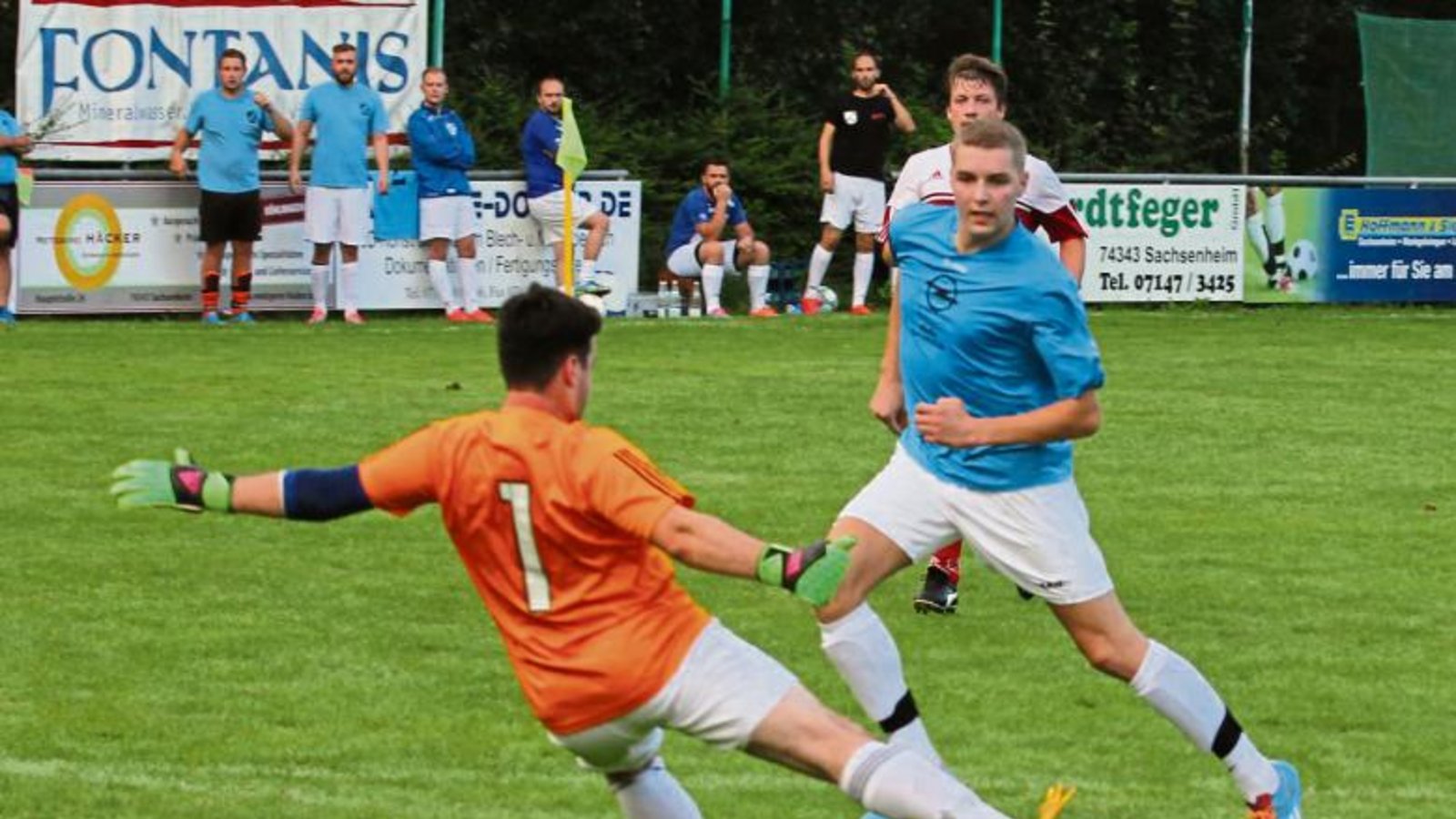 Häfnerhaslachs Marco Hirsch lässt den gegnerischen Torhütern regelmäßig keine Chance. Mit Maik Kheim und Marcel Dupper bildet Hirsch ein kongeniales Torjägertrio.  Foto: Nachreiner