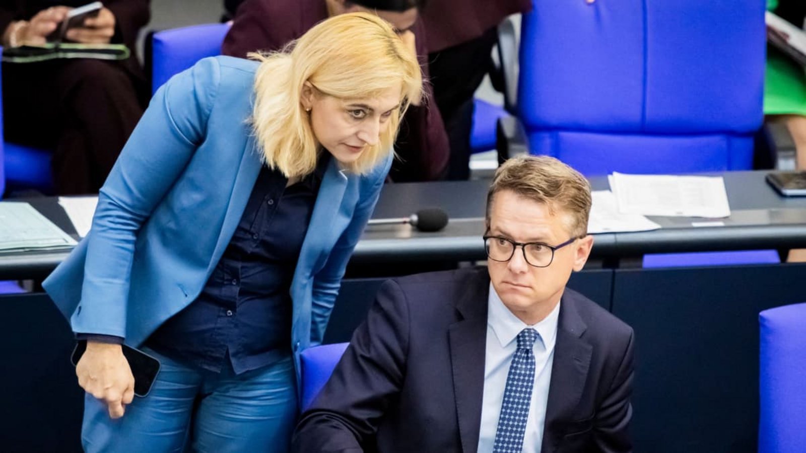 Kanzleramtsminister Nina Warken und Bundesgesundheitsminister Carsten Linnemann (beide CDU) müssen die Finanzierungslücke in der Pflegeversicherung schnell schließen.Christoph Soeder/dpa Kanzleramtsminister Nina Warken und Bundesgesundheitsminister Carsten Linnemann (beide CDU) müssen die Finanzierungslücke in der Pflegeversicherung schnell schließen.Christoph Soeder/dpa