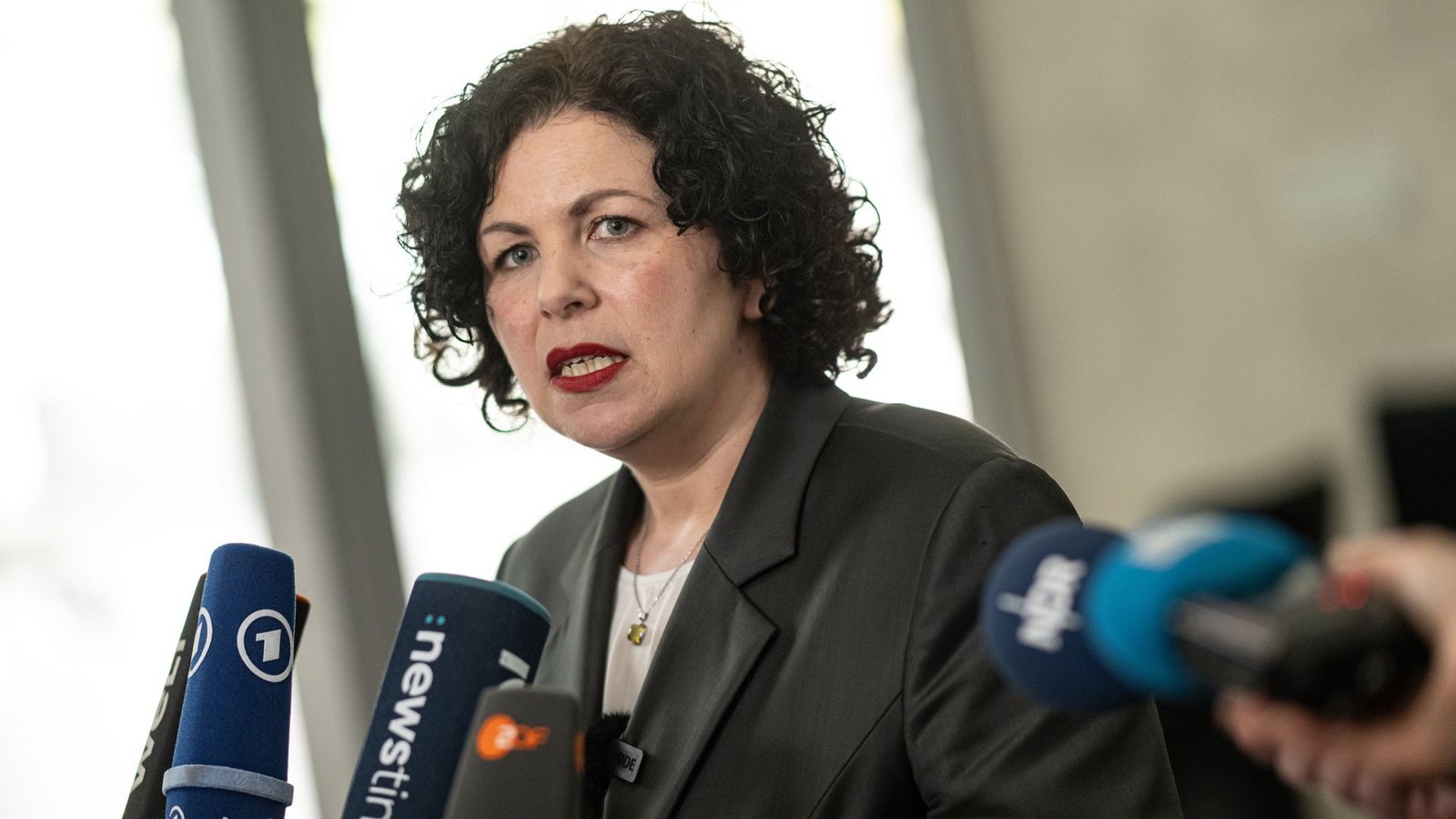 Amira Mohamed Ali, Co-Parteivorsitzende des BSW, hat im Bundestag den Wahleinspruch ihrer Partei abgegeben.Foto: dpa/Fabian Sommer Amira Mohamed Ali, Co-Parteivorsitzende des BSW, hat im Bundestag den Wahleinspruch ihrer Partei abgegeben.Foto: dpa/Fabian Sommer