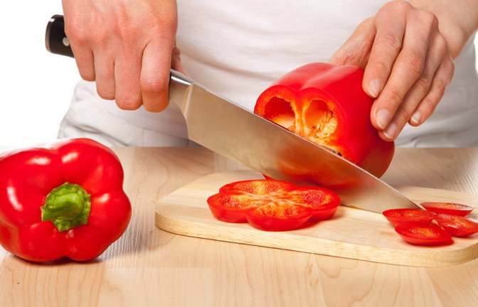 In diesem Artikel zeigen wir Ihnen, wie Sie Paprika schnell und einfach schneiden und entkernen können.<span class='image-autor'>Foto: Maryna Pleshkun / Shutterstock.de</span>