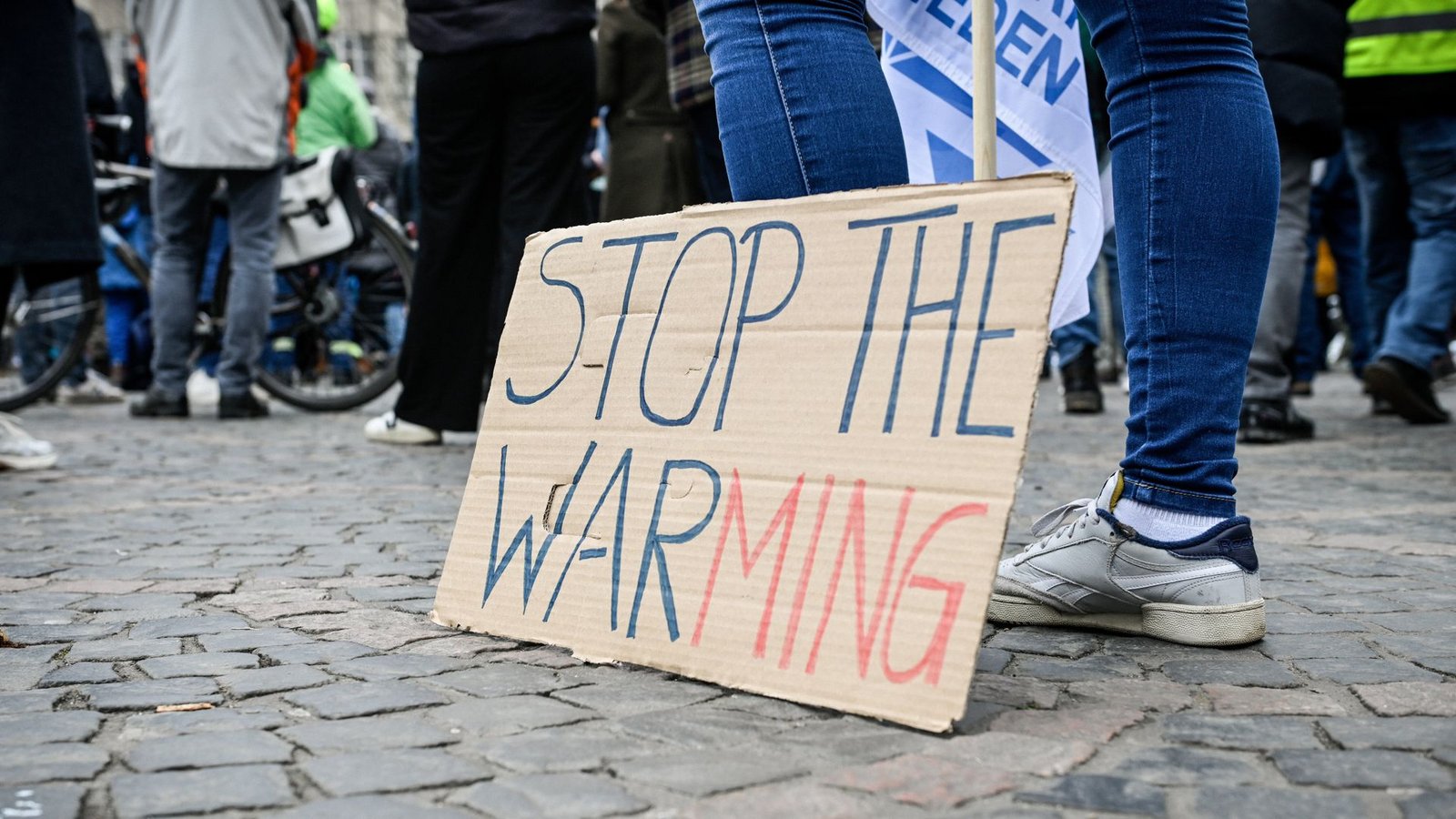 Noch finden vereinzelt Klimastreiks statt. Im Wahlkampf interessiert der Klimaschutz kaum.Foto: Julia Steinbrecht/KNA Noch finden vereinzelt Klimastreiks statt. Im Wahlkampf interessiert der Klimaschutz kaum.Foto: Julia Steinbrecht/KNA