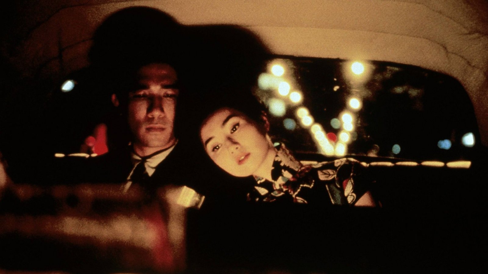Herr Chow und Frau Chan in Wong Kar-wais Filmklassiker „In the mood for Love“ aus dem Jahr 2000.Foto: Imago stock&people/Imago