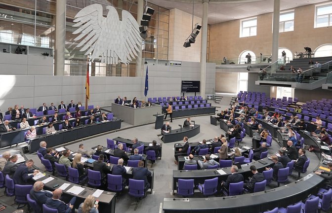 Die Diätenerhöhung, die sich an der Lohnentwicklung orientiert, hätte in diesem Jahr fast 500 Euro ausgemacht.<span class='image-autor'>Foto: dpa/Michael Kappeler</span>