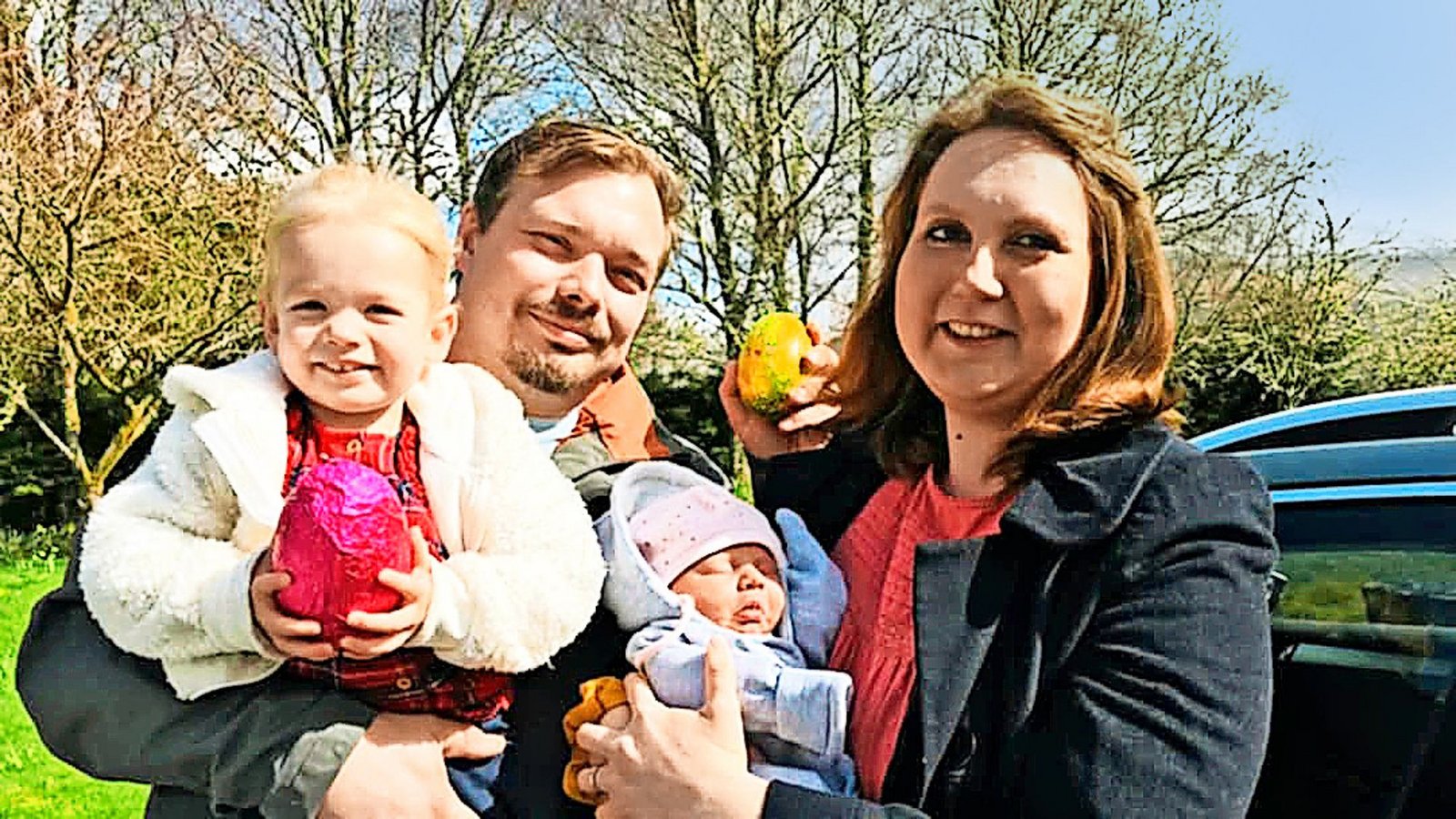 Robert und Constanze Keller mit ihren Töchtern Eleanor (links) und Emilia.Foto: privat/privat Robert und Constanze Keller mit ihren Töchtern Eleanor (links) und Emilia.Foto: privat/privat