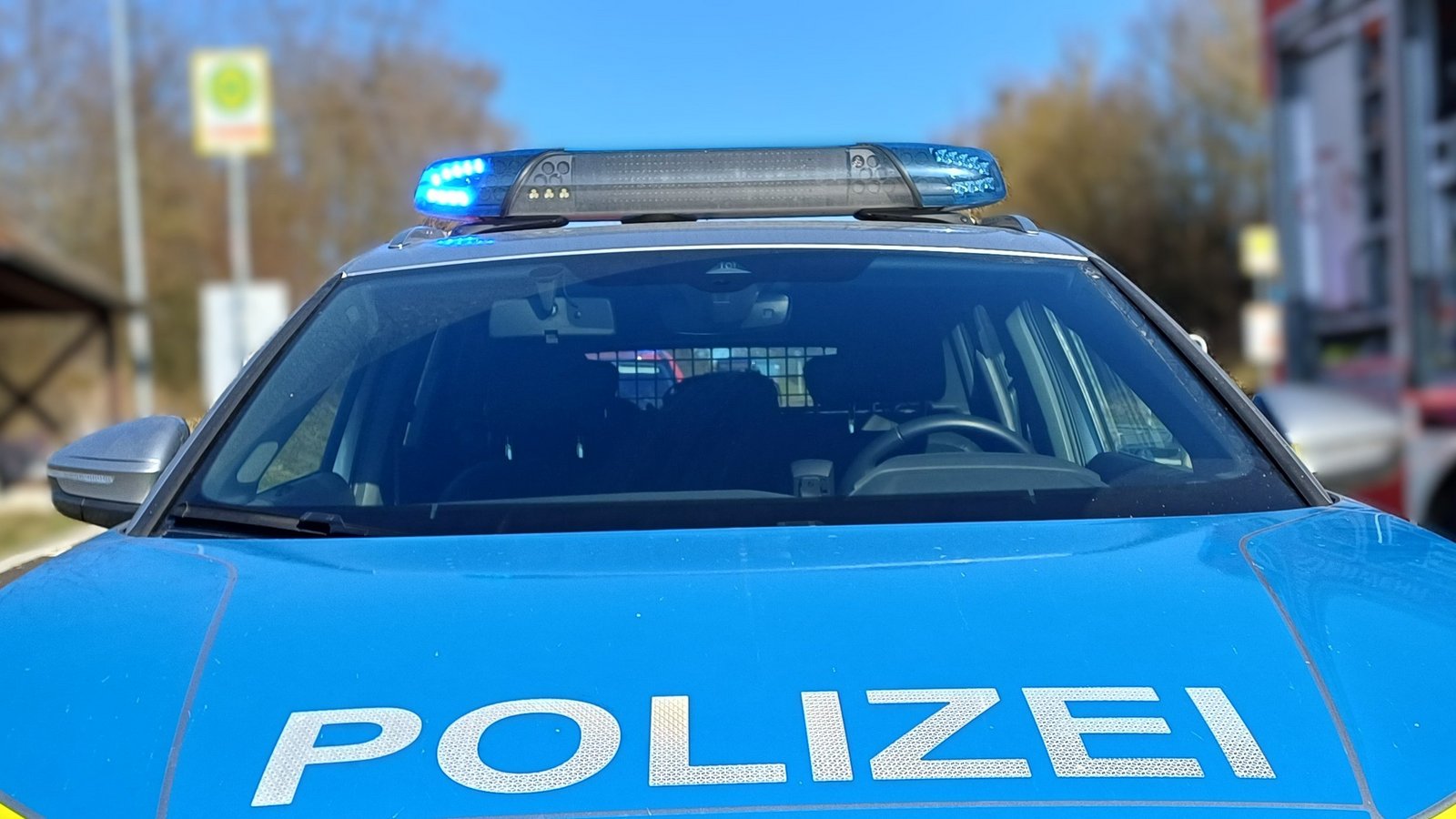 Einsatzkräfte der Polizei sind am vergangenen Freitag im Dauereinsatz. Bei den Kontrollen werden zahlreiche Straftaten und Ordnungswidrigkeiten festgestellt. Symbolbild: Rücker