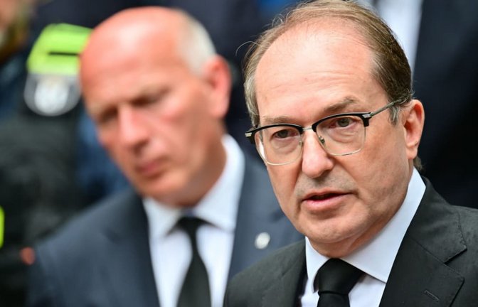Bundesinnenminister Alexander Dobrindt (CSU) will das Jugendstrafrecht so einschränken, dass es nicht mehr bei erwachsenen Gefährdern angewendet werden darf, wie es beim CSD-Attentäter offenbar passiert war.<span class='image-autor'>Sebastian Gollnow/dpa</span>