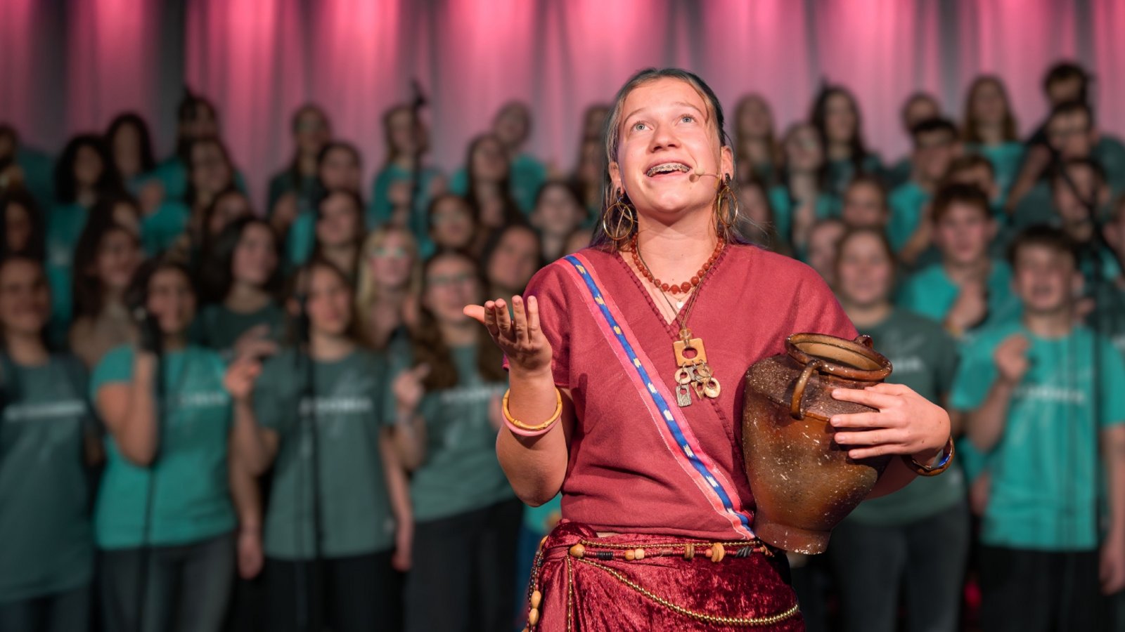 Lieder voller Hoffnung: das Adonia-Musical ist am Samstag in Vaihingen zu erleben. Foto: p Lieder voller Hoffnung: das Adonia-Musical ist am Samstag in Vaihingen zu erleben. Foto: p