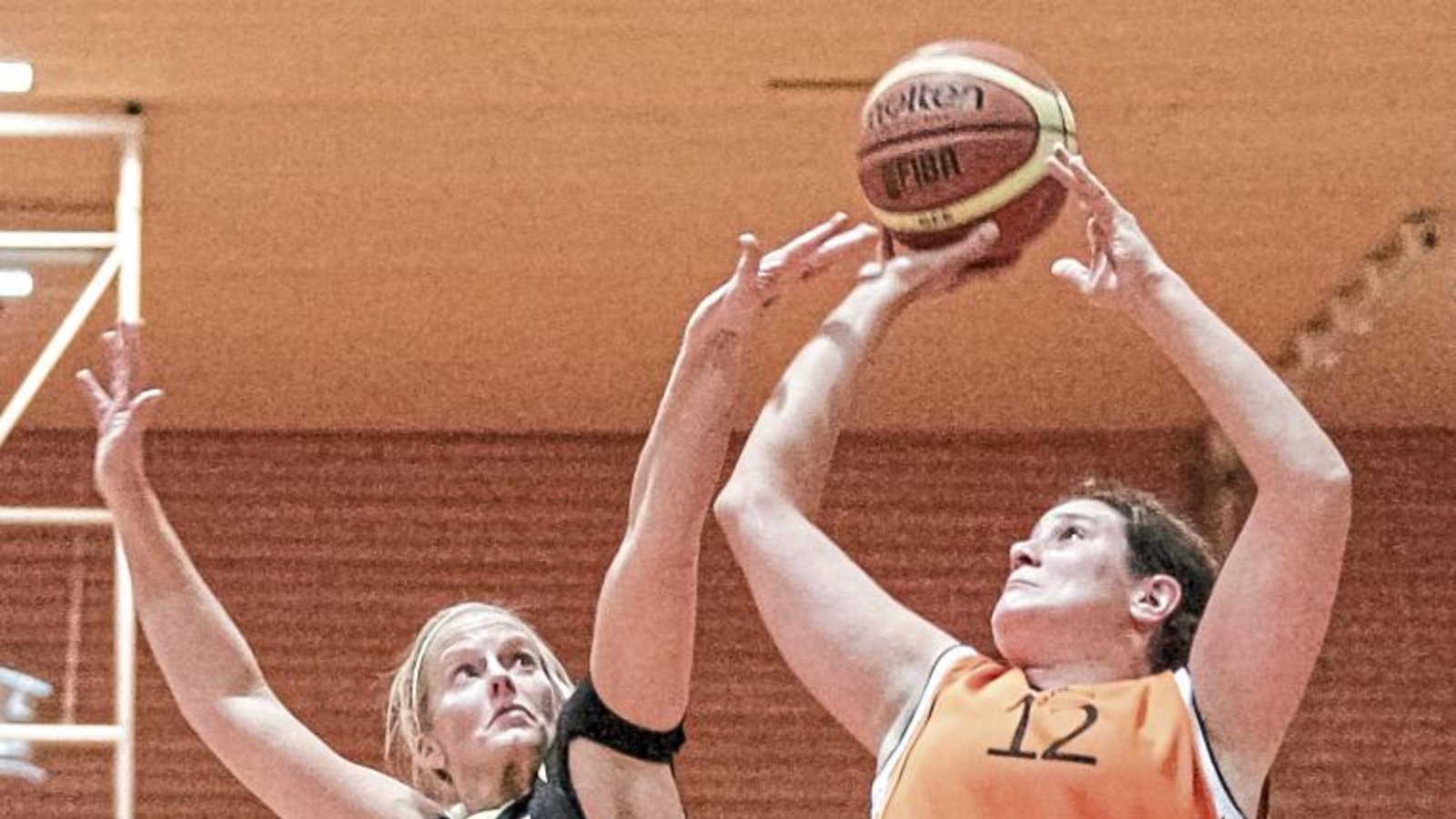 Wirft ihre Erfahrung aus der 2. Bundesliga auch in der neuen Spielzeit für die BSG Vaihingen/Sachsenheim in die Waagschale: Andrea Schneider (rechts). Foto: Simecek Wirft ihre Erfahrung aus der 2. Bundesliga auch in der neuen Spielzeit für die BSG Vaihingen/Sachsenheim in die Waagschale: Andrea Schneider (rechts). Foto: Simecek