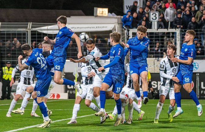 Am 16. April 2024 trafen die Stuttgarter Kickers im WFV-Pokal-Viertelfinale auf den SSV Ulm 1846 - vor 8720 Zuschauern im Gazi-Stadion auf der Waldau.<span class='image-autor'>IMAGO/Michael Schmidt</span>