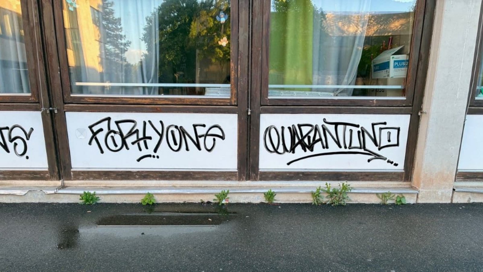 Schmiererei an einer Gebäudefassade: nur ein Beispiel für Vandalismus in Böblingen.Stadt Böblingen Schmiererei an einer Gebäudefassade: nur ein Beispiel für Vandalismus in Böblingen.Stadt Böblingen