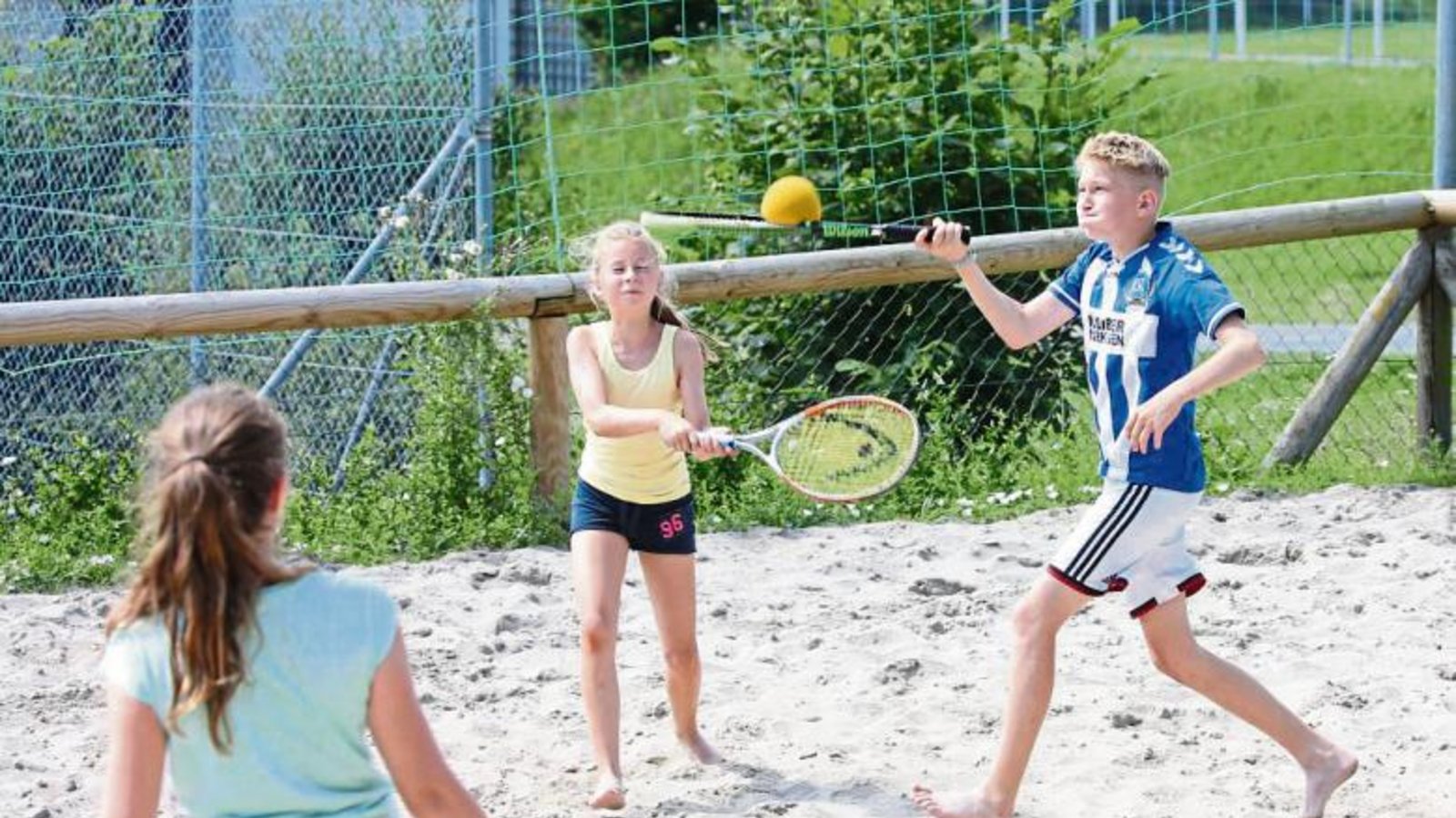 Beachtennis war eine willkommene Abwechslung beim Camp in Oberriexingen.  Foto: Küppers