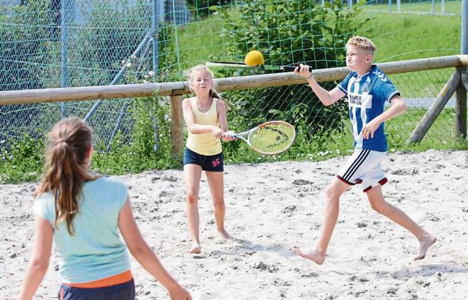 Beachtennis war eine willkommene Abwechslung beim Camp in Oberriexingen.  Foto: Küppers