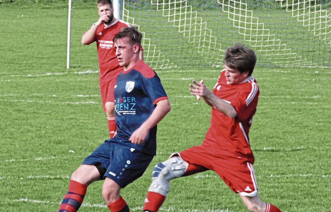 Treffen Marcus Deffner (links) und die SGM Roßwag/Mühlhausen auf Robin Rothenberger und den TSV Großglattbach, haben beide Teams mindestens das Halbfinale beim Mühlacker Stadtpokal in Ötisheim erreicht. Foto: Archiv/Nachreiner