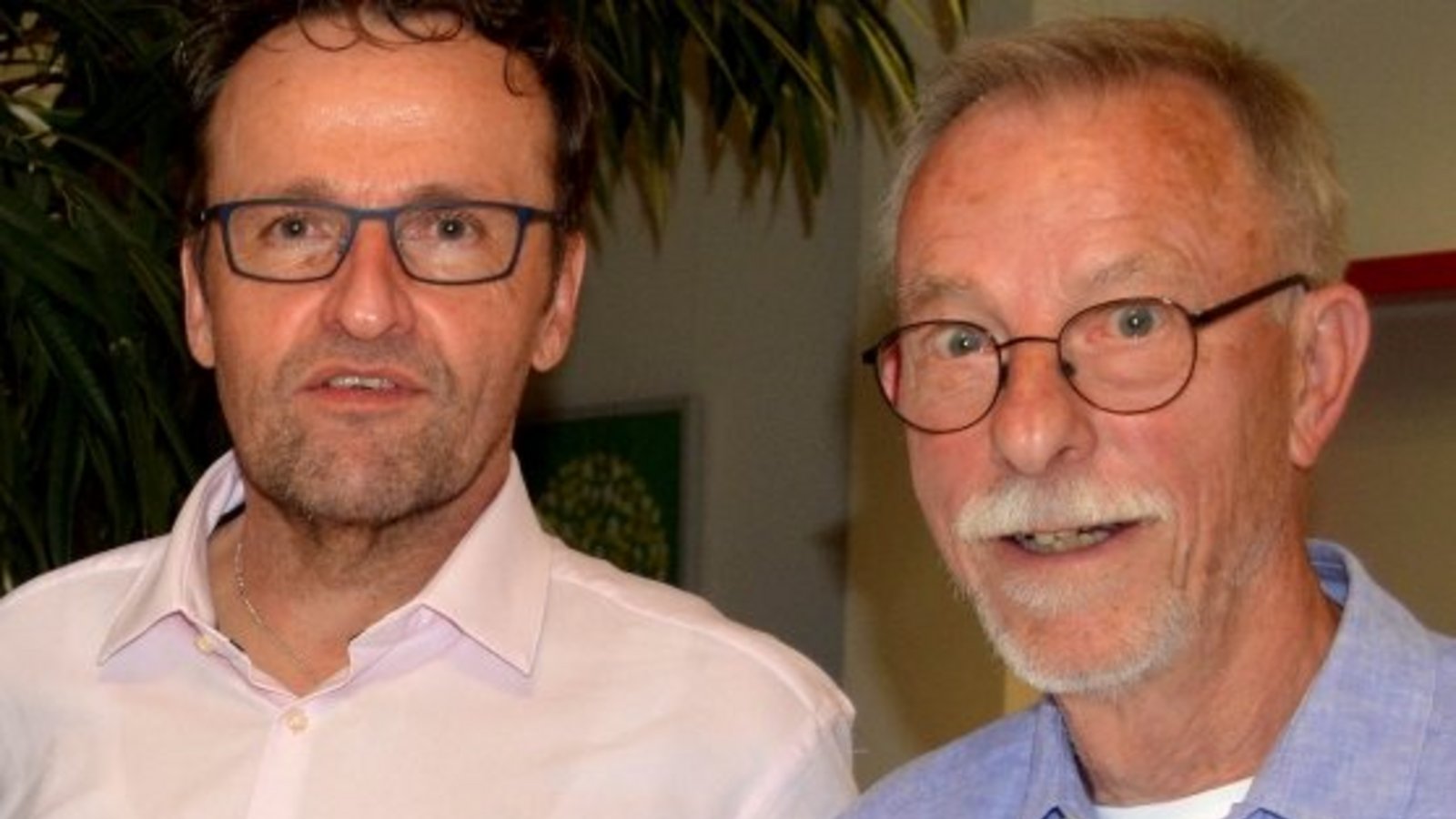 Abschied und Neuanfang im Ambulanten Hospizdienst Östlicher Enzkreis (v.l.): die neue Kassiererin Annegret Seeg und Vorgängerin Brunhilde Glashauer, die zweite Vorsitzende Ulrike Kessler, der neue Vorsitzende Thomas Schopp und Vorgänger Dr. Johannes Basti