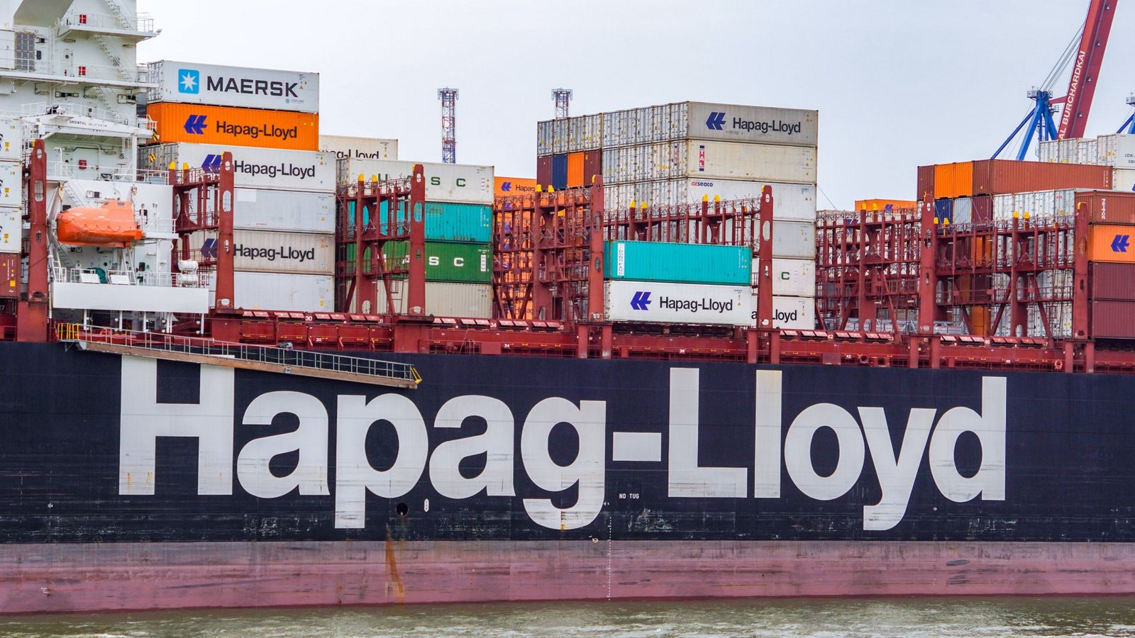 Ein Containerschiff der Reederei Hapag-Lloyd ist im Roten Meer unter Beschuss geraten (Symbolbild).Foto: IMAGO/Chris Emil Janssen Ein Containerschiff der Reederei Hapag-Lloyd ist im Roten Meer unter Beschuss geraten (Symbolbild).Foto: IMAGO/Chris Emil Janssen