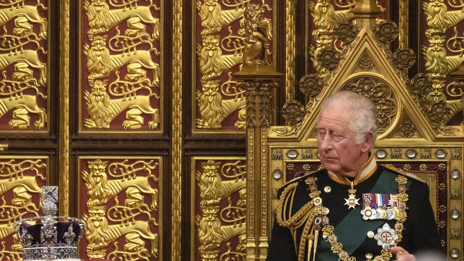 Noch liegt die Krone neben ihm: Thronfolger Charles bei der formales Eröffnung des britischen Parlaments.Foto: Dan Kitwood/PA Wire/dpa