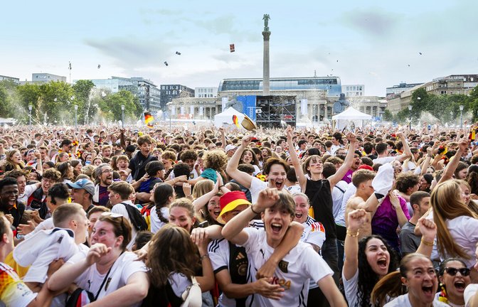 So war es bei Fußball-EM 2024: Public Viewing auf dem Schlossplatz.<span class='image-autor'>Foto: Lichtgut/Julian Rettig</span>