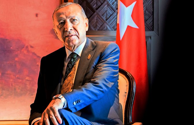 Recep Tayyip Erdogan beschwerte sich bei Kanzler Olaf Scholz persönlich – am Rande des Nato-Gipfels.<span class='image-autor'>Foto: dpa/Christoph Soeder</span>