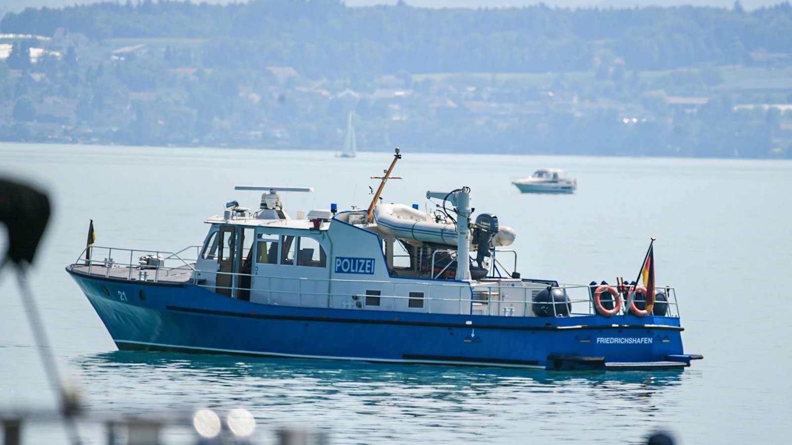 Die Wasserschutzpolizei machte einen schrecklichen Fund.Foto: dpa/Jason Tschepljakow