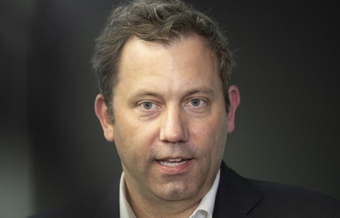 Lars Klingbeil muss das Geld verteilen – und steht unter beachtlichem Druck.<span class='image-autor'>Foto: Boris Roessler/dpa</span>