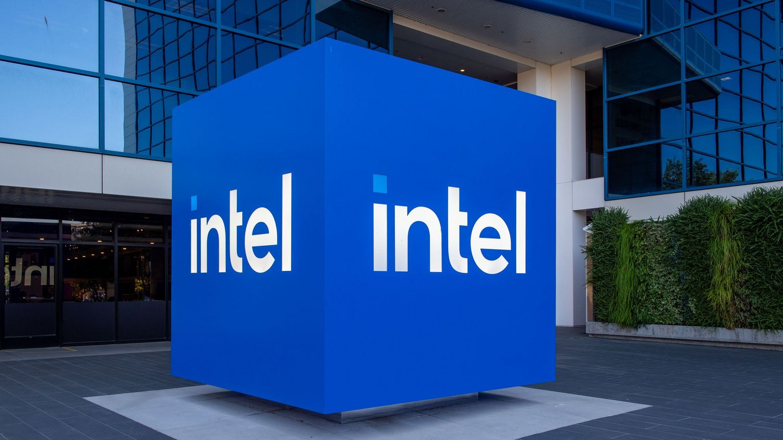 Intel enttäuschte die Börse nach dem starken Kursanstieg der vergangenen Monate. (Archivbild)Foto: Andrej Sokolow/dpa