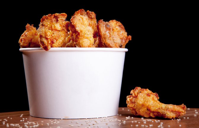 Bei Loco Chicken gibt es unter anderem Chicken Wings (Symbolbild).<span class='image-autor'>Foto: Nikolay Korolkov / shutterstock.com</span>