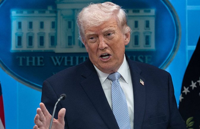 US-Präsident Donald Trump steht nach der Verkündung der Waffenruhe in der Kritik.<span class='image-autor'>Foto: IMAGO/Middle East Images</span>