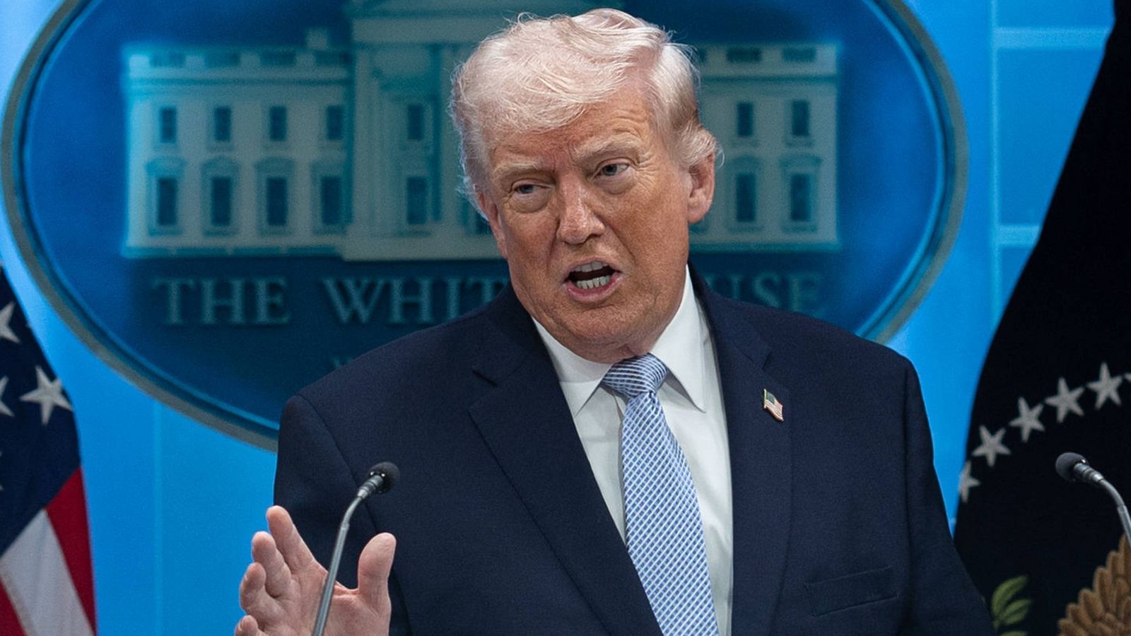 US-Präsident Donald Trump steht nach der Verkündung der Waffenruhe in der Kritik.Foto: IMAGO/Middle East Images US-Präsident Donald Trump steht nach der Verkündung der Waffenruhe in der Kritik.Foto: IMAGO/Middle East Images