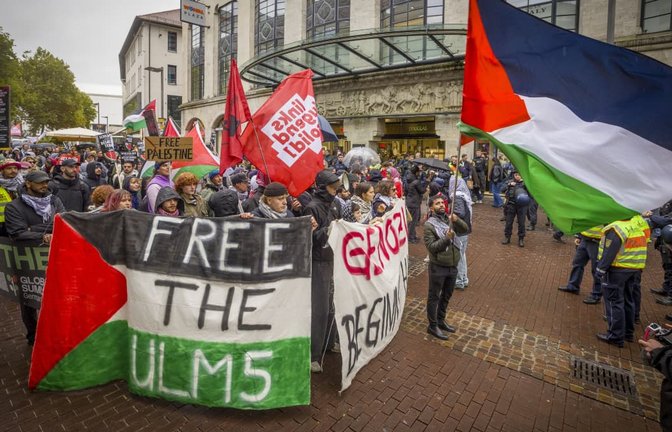 Protest gegen Waffenlieferungen an Israel: Rund 150 Menschen zogen durch Ulm.<span class='image-autor'>Matthias Kessler</span>