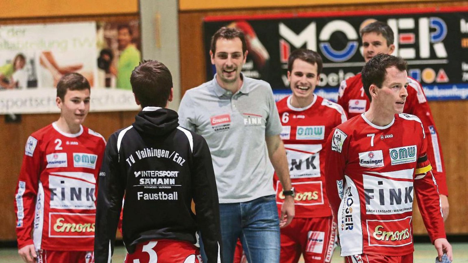 Das Saisonziel war der Klassenerhalt, jetzt spielen die Faustballer des TV Vaihingen unter anderem mit Marco Lochmahr, Kolja Meyer, Tobias Rommel, Marc Krüger, Max Winkler und Johannes Jungclaussen um eine DM-Medaille. Foto: Küppers Das Saisonziel war der Klassenerhalt, jetzt spielen die Faustballer des TV Vaihingen unter anderem mit Marco Lochmahr, Kolja Meyer, Tobias Rommel, Marc Krüger, Max Winkler und Johannes Jungclaussen um eine DM-Medaille. Foto: Küppers